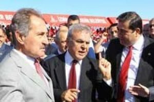 İzmir'de protokole vekil ayarı