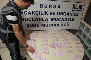 Bayram kalpazanları polise takıldı