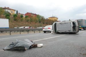Kocaeli'de trafik kazası: 1 &ouml;l&uuml;, 1 yaralı