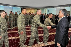 Bayram namazını Mehmet&ccedil;ikle kıldı