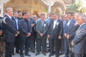 Bakan Eroğlu, yakınının cenaze t&ouml;renine katıldı