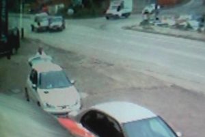 Otomobil ile kamyonet &ccedil;arpıştı: 6 yaralı