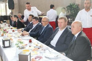 Bakan Şahin kahvaltı yaptı