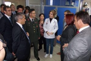 Kaymakam'dan asker ve hastalara ziyaret