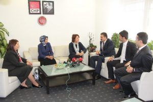 Ak Parti ve CHP'liler bayramlaştı