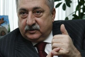 "Piyasada para yok, bor&ccedil;la yaşıyoruz"