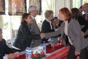 "Sokaklarda yatıp meydanlara ineceğiz"