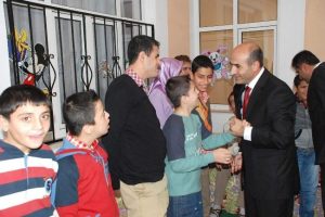 Vali Demirtaş vatandaşlarla bayramlaştı