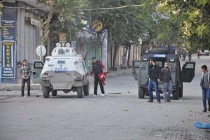 Silopi'de olay &ccedil;ıkaran gruba polis m&uuml;dahale etti