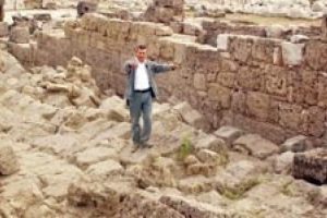 Kazıdan 7,5'lik antik facia &ccedil;ıktı