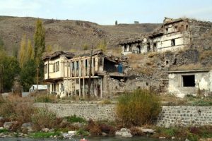 Tarihi evler ve hamamlar yıkılıyor