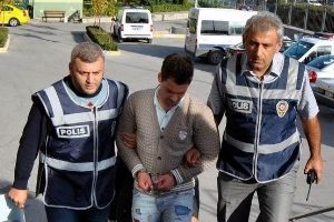 Babasını &ouml;ld&uuml;ren oğul adliyeye sevk edildi