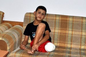 Esed'in ordusu 9 yaşındaki Malik'i vurdu