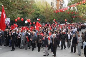 İneg&ouml;l'de 29 Ekim y&uuml;r&uuml;y&uuml;ş&uuml;