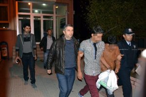 K&uuml;&ccedil;&uuml;k kıza tecav&uuml;ze 6 tutuklama