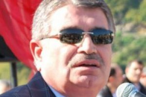 Bakan Şahin k&uuml;rs&uuml;y&uuml; t&uuml;rk&uuml; s&ouml;yleyerek &ccedil;ıktı