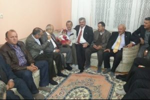 Vekilden şehit ailesine ziyaret