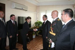 Vali tebrikleri kabul etti