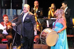 Safiye Soyman'dan davul şov