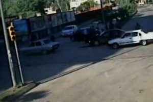 Kırmızıda ge&ccedil;ti, dehşet sa&ccedil;tı: 6 yaralı