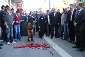 Canlı bomba kurbanlarına anma
