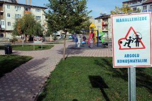 Bu mahallede k&uuml;f&uuml;r yasak