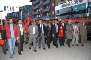 Ardahan'da Cumhuriyet y&uuml;r&uuml;y&uuml;ş&uuml; d&uuml;zenlendi