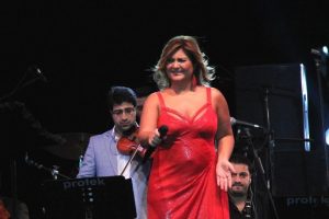 Ahmet Şafak ile Sibel Can, hayranlarını coşturdu
