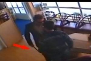 Benzinlikteki gasp anı kamerada