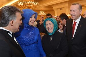 Bizi buraya sokmayanlara sorun