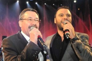 Melih G&ouml;k&ccedil;ek ve Alişan'dan muhteşem d&uuml;et