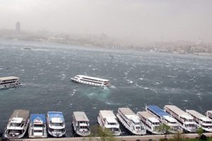 Deniz ulaşımına lodos engeli