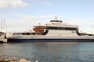 Lodos deniz ulaşımını fel&ccedil; etti