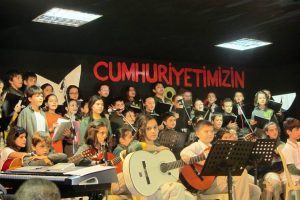 K&uuml;lt&uuml;r'de Cumhuriyet coşkusu
