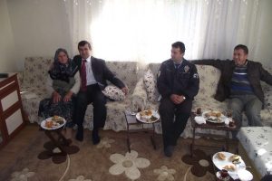 Mudurnu emniyeti şehit ailelerini unutmadı