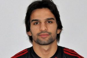 "Gol yemezsek atarız diye d&uuml;ş&uuml;n&uuml;yorum"