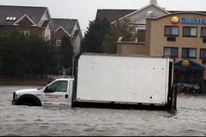 Sandy 6 milyon ABD'liyi elektriksiz bıraktı