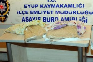 Devlet memuru olmak i&ccedil;in uyuşturucu kuryesi olmuş
