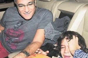 Mehmet Ali Erbil &ccedil;apkınlık turunu kamufle etti