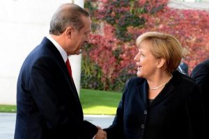AB'nin b&ouml;l&uuml;c&uuml; ter&ouml;re tavrı net olsun