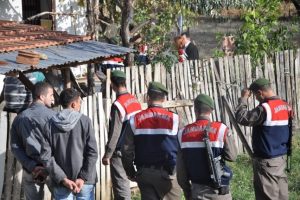 Emekli imam evinin kapısı &ouml;n&uuml;nde &ouml;l&uuml; bulundu