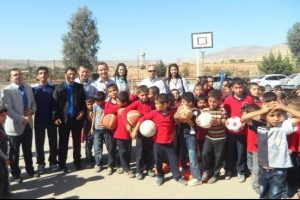 Cizre polisinden &ouml;ğrencilere bayram hediyesi