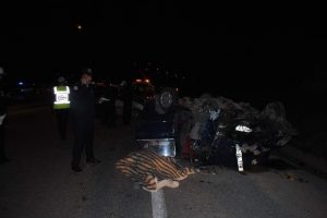 Amasya'da 2 otomobil &ccedil;arpıştı: 1 &ouml;l&uuml;, 2 yaralı