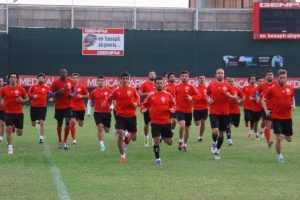 "Fenerbah&ccedil;e galibiyeti abartılmamalı"