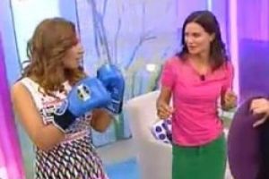 Asena'dan kick boks şov