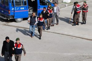 Tarihi eserleri jandarmaya satmaya kalktılar