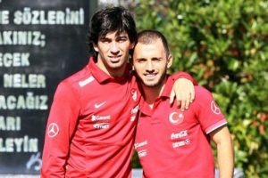 Emre &Ccedil;olak'ın ilk arabası Arda Turan'dan