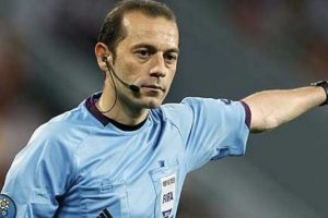C&uuml;neyt &Ccedil;akır'a FIFA'dan b&uuml;y&uuml;k g&ouml;rev