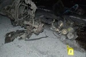 Kışla yakınında bomba y&uuml;kl&uuml; ara&ccedil; patlatıldı