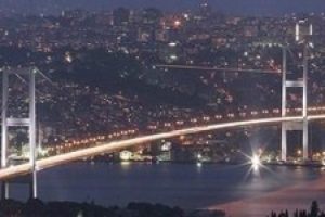 K&ouml;pr&uuml;de aşk trafiği